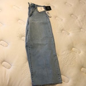 High-rise wide leg crop